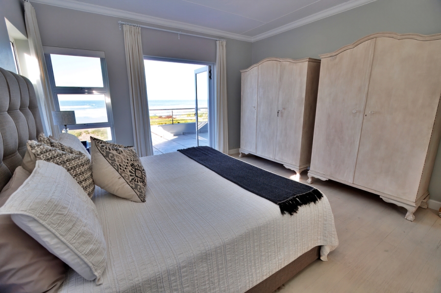 4 Bedroom Property for Sale in Stilbaai Oos Western Cape